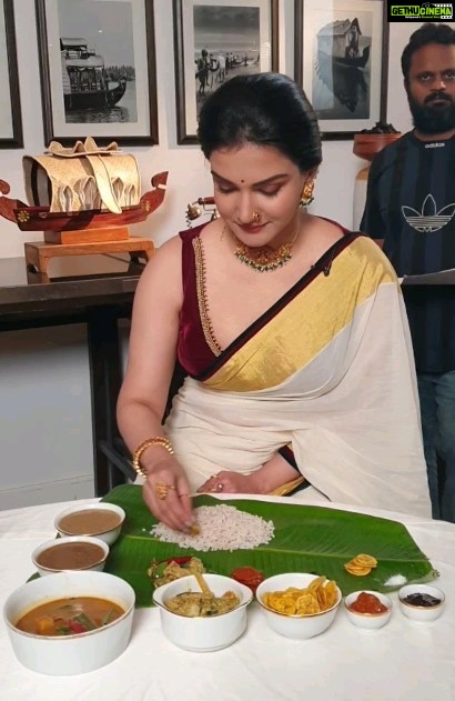 Honey Rose Instagram - Happy Vishu ❤️