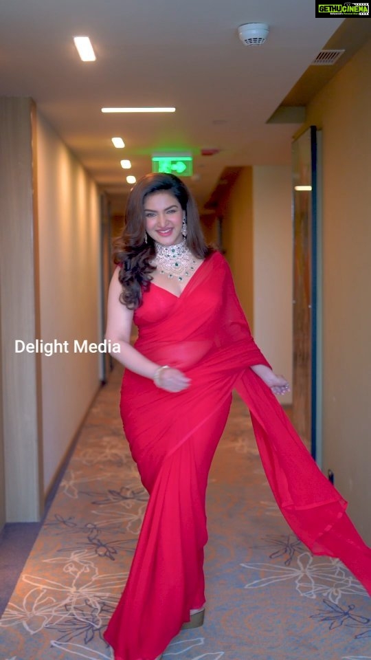 Honey Rose Instagram - Photography @delight_photography_official Jewellery @devipavitrajewellers MuA @sreshtamakeup Costume @tanith_design