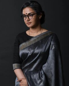 Honey Rose Instagram - తెలుగు వారి *సంక్రాంతి పండుగ* కానుకగా విడుదలై *దిగ్విజయం* సాధించిన *వీర సింహారెడ్డి* చిత్రం ద్వారా తెలుగు ప్రేక్షకుల మనసు దోచిన కథా నాయిక *మీనాక్షి* పాత్రలో నాకు నటించడానికి అవకాశం ఇచ్చిన దర్శకులు *శ్రీ గోపీచంద్ మలినేని* గారికి, హీరో *బాలకృష్ణ* గారికి, ప్రొడ్యూసర్స్ *మైత్రీ మూవీస్* వారికి, *తెలుగు ప్రేక్షకులకు* హృదయ పూర్వక 💌 *కృతజ్ఞతలు🙏సంక్రాంత్రి శుభాకాంక్షలు 💐* తెలిపే - మీ 💌  హనీరోజ్🙏🙏🙏🙏🙏🙏
@dongopichand 
@dprishi 
@varusarathkumar