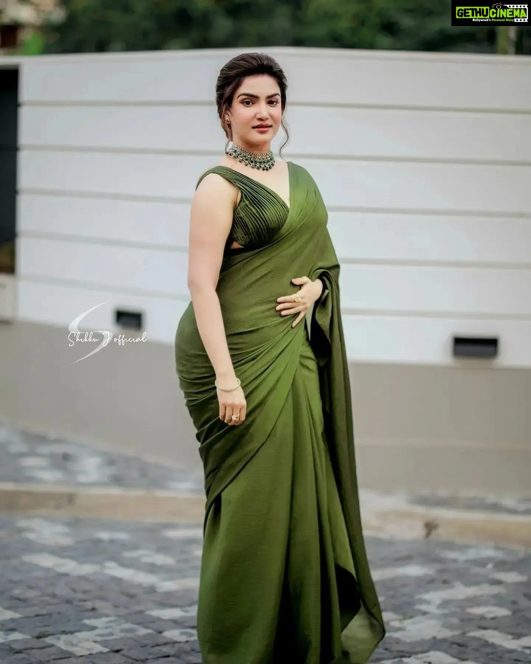 Honey Rose Instagram - Photography @shikku_j_official__ Costume designer @doja_design_story MUA @sreshtamakeup Accessories @anokhi_priyakishore