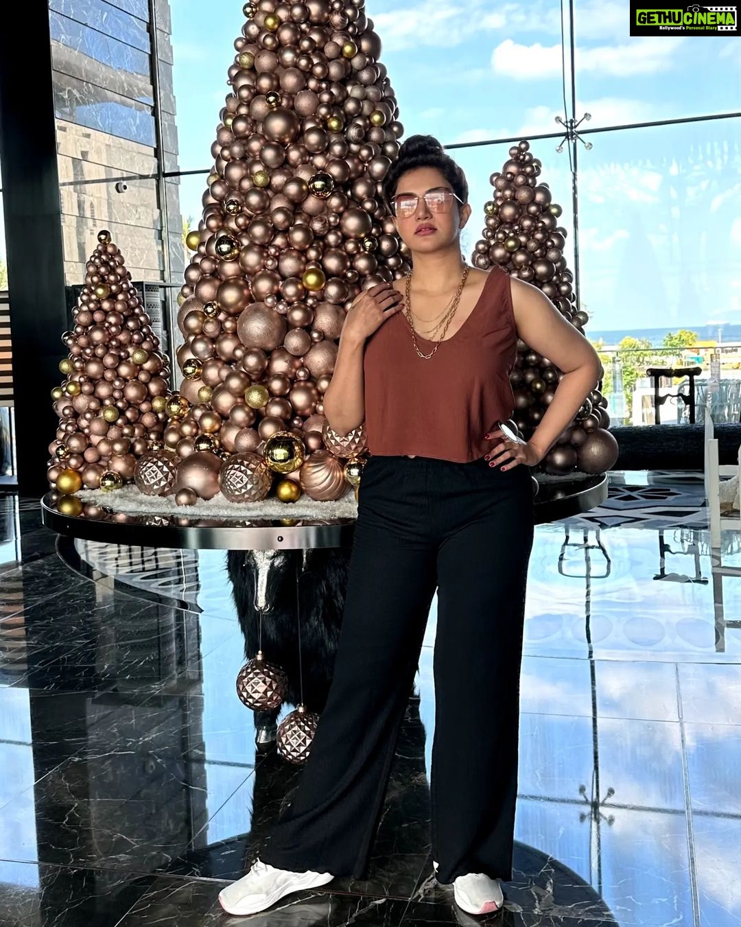 Honey Rose Instagram - Wishing you all a magical New year ❤️❤️❤️ W Muscat