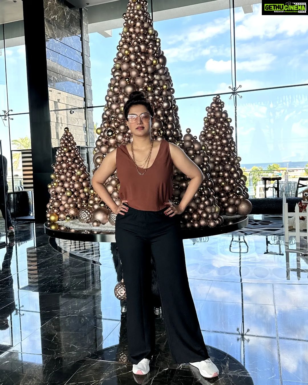 Honey Rose Instagram - Wishing you all a magical New year ❤️❤️❤️ W Muscat