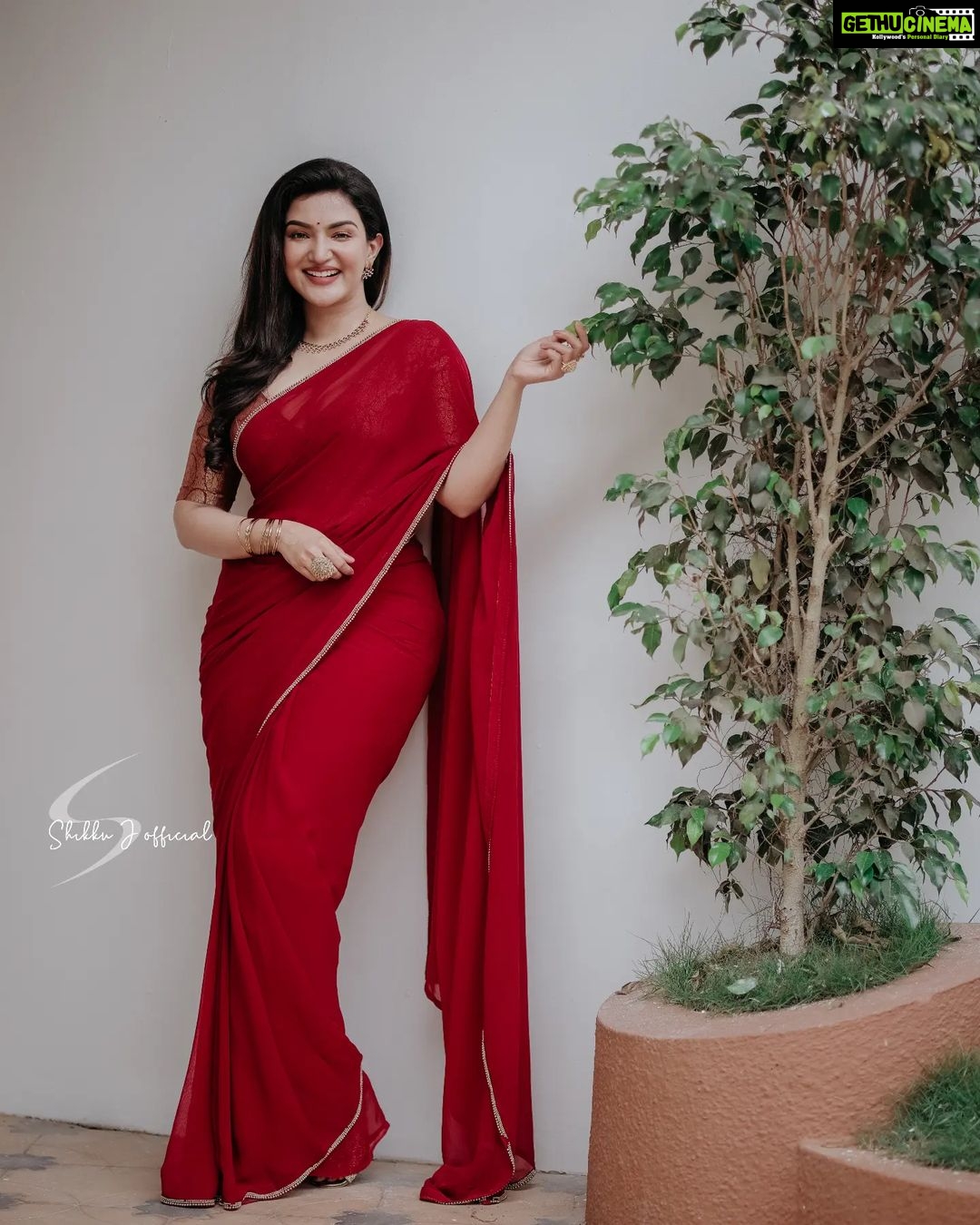 Honey Rose Instagram - @honeyroseinsta @rahul_namo_ @shikku_j_official__