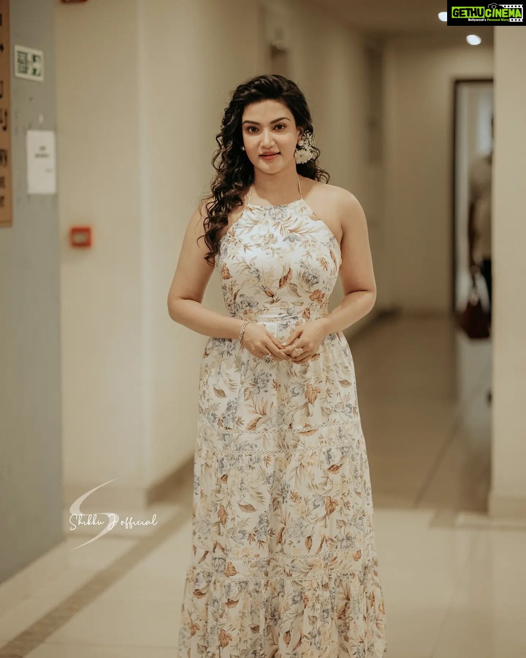 Honey Rose Instagram - @honeyroseinsta @manjucalluna @rahul_namo_