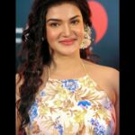 Honey Rose Instagram - ᵇˡᵘᵉ ᵉʸᵉˢ✨️ @honeyroseinsta 🤍 . . . . . . . #honeyrose #actress #malayalamfilm #heroine Changanacherry