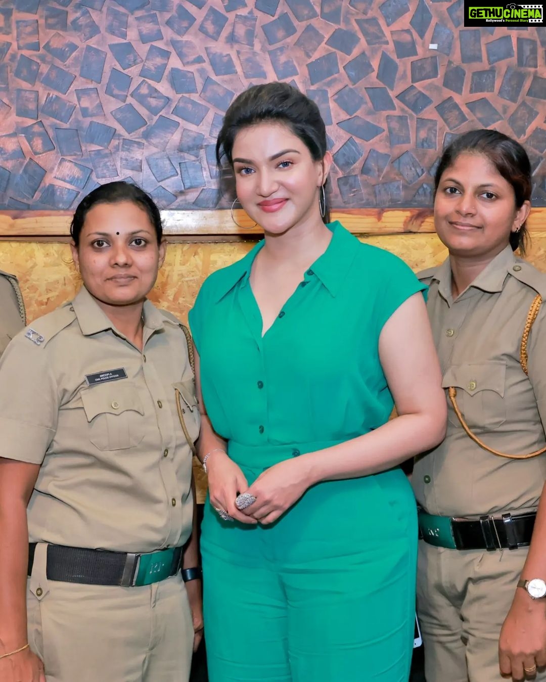 Honey Rose Instagram - Mua @manjucalluna @rahul_namo_ @anokhi_priyakishore