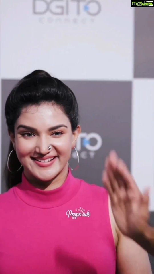 Honey Rose Instagram - Thank u for all this love and support 💗 @wayanadan @_wayanadan_vloger @digito
