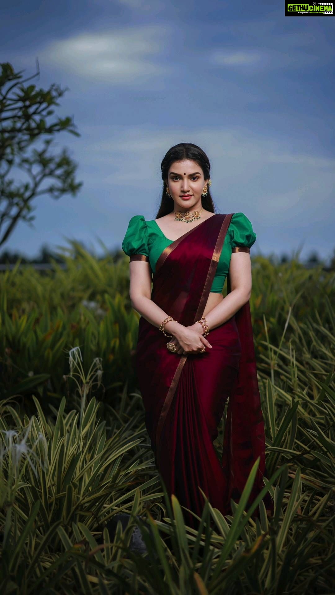 Honey Rose Instagram - Photography #@bennet_m_varghese MUA #@manjucalluna Costume #@tanith_design Accessory #@anokhi_priyakishore