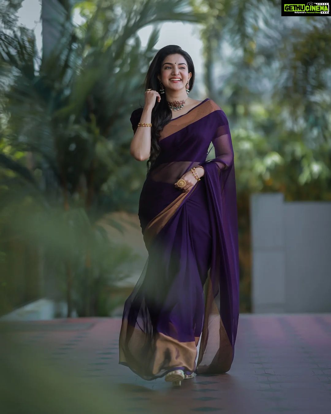 Honey Rose Instagram - Photography #@bennet_m_varghese Hairstyle @rahul_namo_ Costume #@tanith_design Accessory #@anokhi_priyakishore