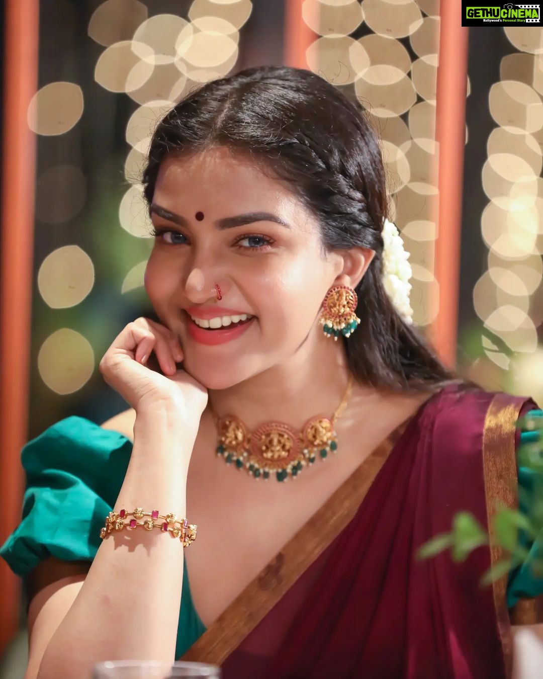 Honey Rose Instagram - Photography @sreeraj_captureMUA #@manjucalluna Costume #@tanith_design Accessory #@anokhi_priyakishore
