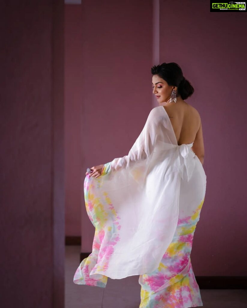 Honey Rose Instagram - Photography #@bennet_m_varghese MUA #@manjucalluna Costume #@tanith_design Accessory #@anokhi_priyakishore