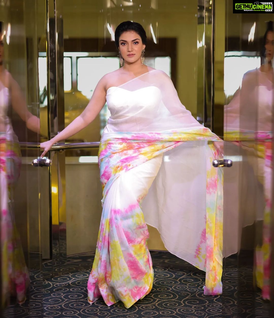 Honey Rose Instagram - Photography #@bennet_m_varghese MUA #@manjucalluna Costume #@tanith_design Accessory #@anokhi_priyakishore