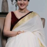 Honey Rose Instagram – ഉഗ്രൻ സദ്യ പാലട  സിംപിൾ ആയി, വെറും 15 മിനിറ്റ് കൊണ്ട് ഉണ്ടാക്കാൻ എനിക്ക് ഒരു ടെക്നിക് അറിയാം!

#sadhya #sadya #honeyrose #tastynibbles #kerala #traditionalsadhya #keralasadya #onam #payasam #tastynibblesonam.
