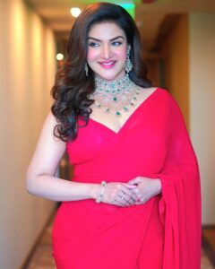 Honey Rose Instagram - Photography @delight_photography_official Jewellery @devipavitrajewellers MuA @sreshtamakeup Costume @tanith_design