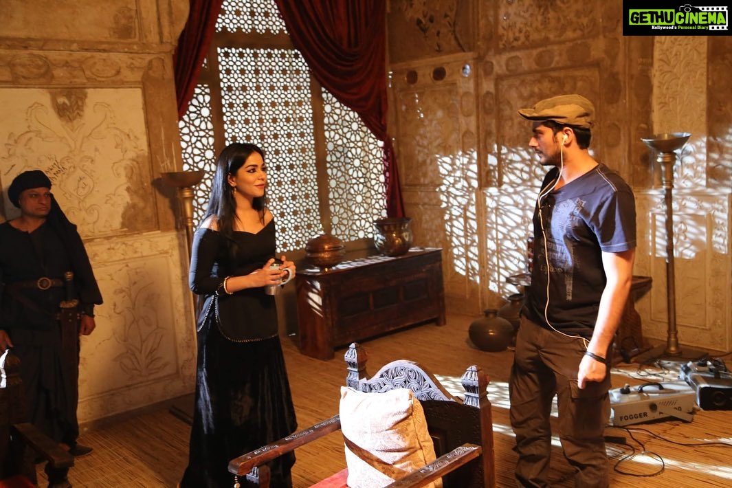 Humaima Malick Instagram - With the most humble human being @bilal_lashari director sahb ! @maulajattofficial