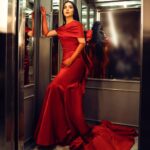 Humaima Malick Instagram - Still or Lift I didn’t feel a bit 😎#itwasallaboutme @luxstylepk @rida_aurangzaib @lulusaronline @headlinesofficial @tahira_makeup_art @arslan.azaan