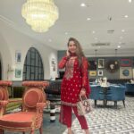 Humaima Malick Instagram - Mama tells me I should wear red ! #mamatellsmeishouldntbother