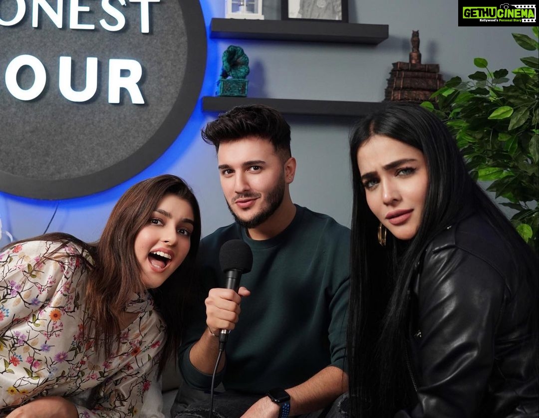 Humaima Malick Instagram - The rawest me with the power house two, The crazy us, with the prettiest sundas. And hit fit boy shahveer, Join us at 6 tomorrow for unorthodox experience.