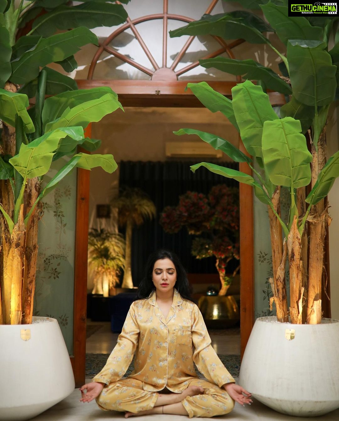 Humaima Malick Instagram - Real is beautiful, rare is too 🙌 @forget_me_not_designworks