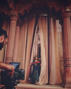 Humaima Malick Instagram - Hello sun 🌞 i don’t want to wake up #sunhittingjustright☀️ #thelegendofmaulajatt