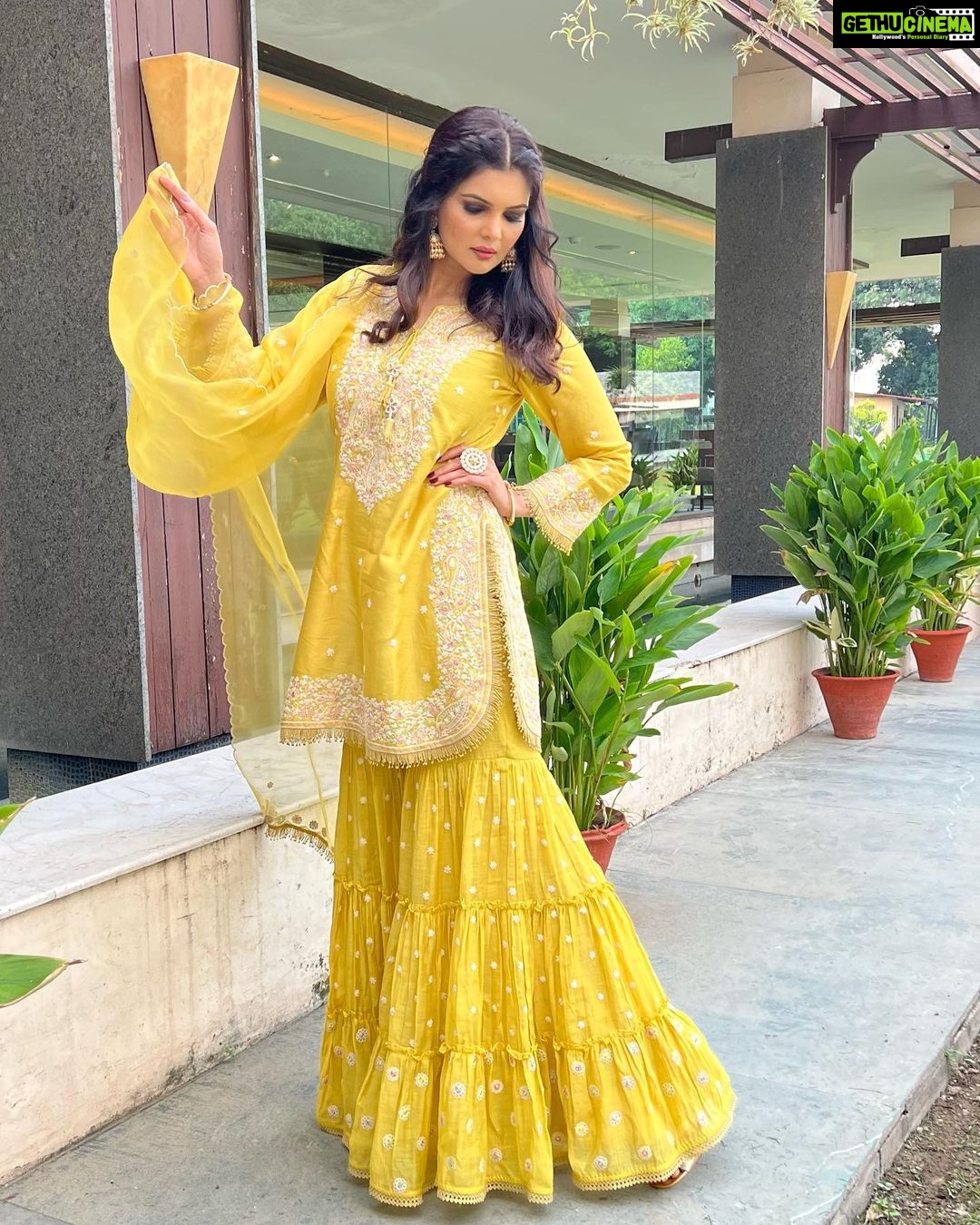 Ihana Dhillon Instagram - #bhootuncletusigreatho Releasing - 26th of august π #moviepromotions Styled by:- @yashasvisingh19 Wearing:- @labelnitibothra Jewellery:- @shillpapuriidesignerjewellery Makeup :- @rajamakeover Hair :- @hairbyramaartist