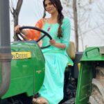Ihana Dhillon Instagram - May this harvest season bring endless joy and prosperity to you and your family . Happy Vaisakhi 😊 . . . #happyvaisakhi #happyvaisakhi2020