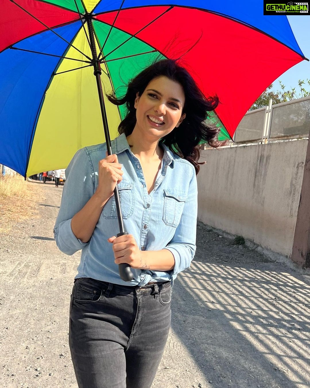 Ihana Dhillon Instagram - Bass ainve he 😜 #bts #shootdiaries