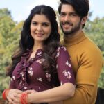 Ihana Dhillon Instagram - Ever fallen in love that ended up in the most painful heartbreak? Then, #KachiyaanKachiyaan is for you! Song releasing on 10th May. Stay tuned! #tseries @tseries.official #BhushanKumar @jubin_nautiyal @meetbrosofficial @Kumaarofficial @realkaranmehra @amardeep_phogat @navjitbuttar @adityadevmusic @piyushmehroliyaa