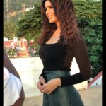 Ihana Dhillon Instagram – Morning dose of smile 😊
#bts
#shootingphoto