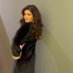 Ihana Dhillon Instagram - Kudiye ne teri vibe … #punjab #golgappepromotions #instareels #instagram #blacksuit #makeup #hair #love #ihanadhillon