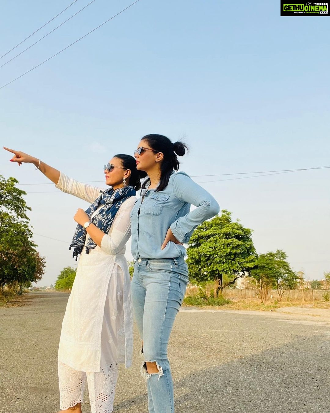 Ihana Dhillon Instagram - Itβs the day when I remind you that I am younger then you and I always will be ! π€£π€£ Oopsy Happy birthday @kirandhilon π€π€ππ #happybirthday #sisterlove