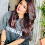 Ihana Dhillon Instagram - Kya karen .. Kya na karen.. Ye kaise mushkil aaye 🤔 #lockdown2021