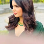 Ihana Dhillon Instagram - 🥭 💚 . . . . . . . #gogreen #outdoors #thoughts #journeyoflife #travelphotography #hair #benicetoyourself #thoughts #love #ihanadhillon