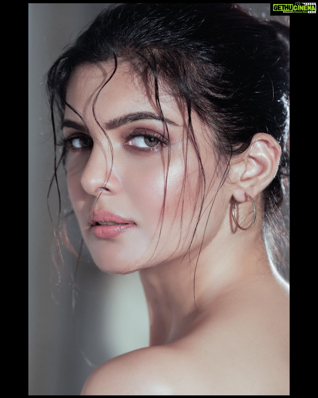 Ihana Dhillon Instagram - She had a galaxy in her eyes , A universe in her mind . Photography @rohangandotraphotographer . . . . . #portrait #portraitphotography #hairstyles #makeup #light #photography #shoot #camera #click #deepeyes #thoughts #love #peace #ihanadhillon Home!