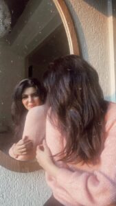 Ihana Dhillon Instagram - Been waiting to make reel on this song ❤️ It’s never too late though 😜 . . . . . #instareels #instagood #trendingreels #love #ihanadhillon