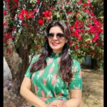 Ihana Dhillon Instagram - Be like flower , Turn your face to the sun ☀️