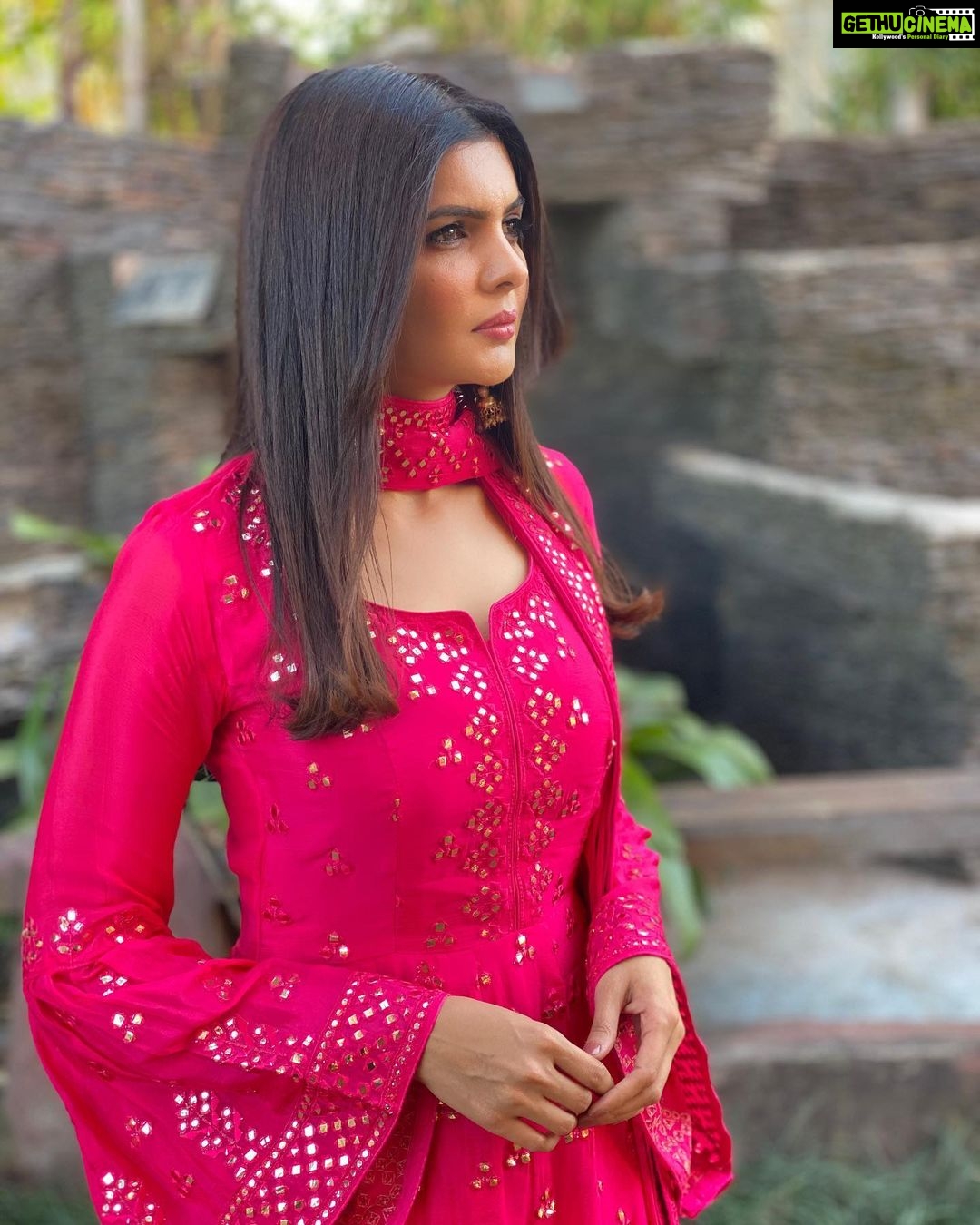 Ihana Dhillon Instagram - Eid Mubarak everyone ..