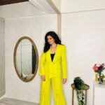 Ihana Dhillon Instagram - “ In a world full of trends , I want to remain a classic “ 😊 #beingoriginal #alwaysbeyou Styled by:- @yashasvisingh19 Wearing:- @ikichic_official Jewellery:- @palmonas_official MUA & hair :- me