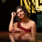 Indhuja Ravichandran Instagram - Think Something Good & Just Smile 😊 Shot by : @diwahar_photography Designer : @saras.secret.boutique MUAH @thanushiya_bridal_studio