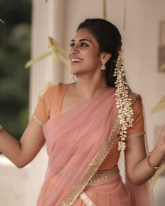 Indhuja Ravichandran Instagram - இனிய விநாயகர் சதுர்த்தி வாழ்த்துக்கள் 🙏🙏🙏

Happy Vinayagar Chathurthi ✨

#happyganeshchaturthi

Wardrobe/Styling @labelswarupa
Hair : @mani_stylist_
Jewellery : @original_narayanapearls