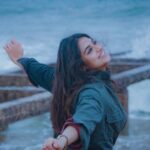 Indhuja Ravichandran Instagram - MoOd 😉 . . . 📸 @cinematographer_gautham Nellore
