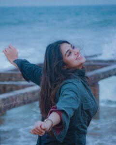 Indhuja Ravichandran Instagram - MoOd 😉
.
.
.
📸 @cinematographer_gautham