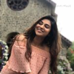 Indhuja Ravichandran Instagram - #queenofthehill #kodaikanal Shot by @cinematographer_gautham Kodaikanal International School