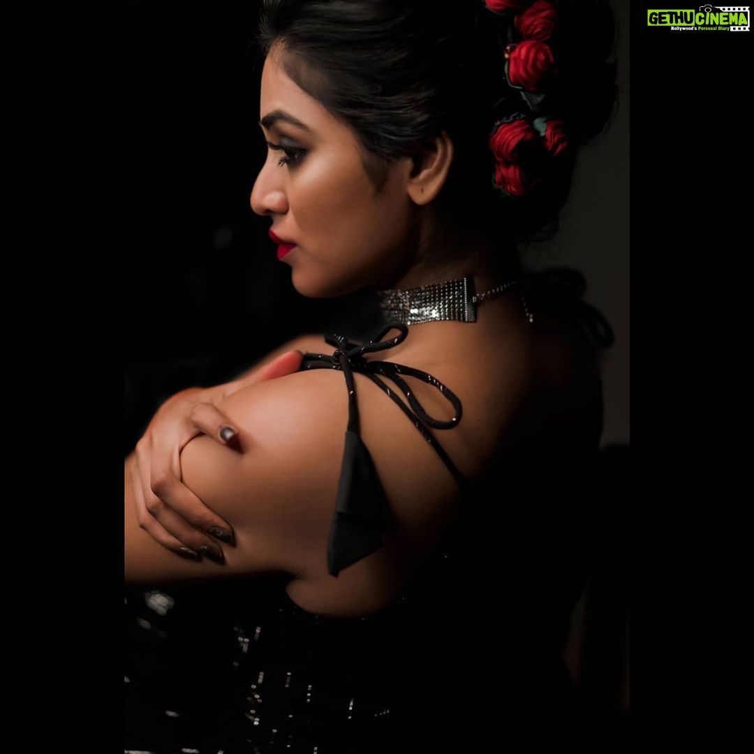 Indhuja Ravichandran Instagram - In Order For The Light To Shine So Brightly The Darkness Must Be Present...! Photography @soozanapvan Hair & Make up @renuka_mua Styling @beingroofa Outfit @colorsandmirrors Studio: @studio24chennai