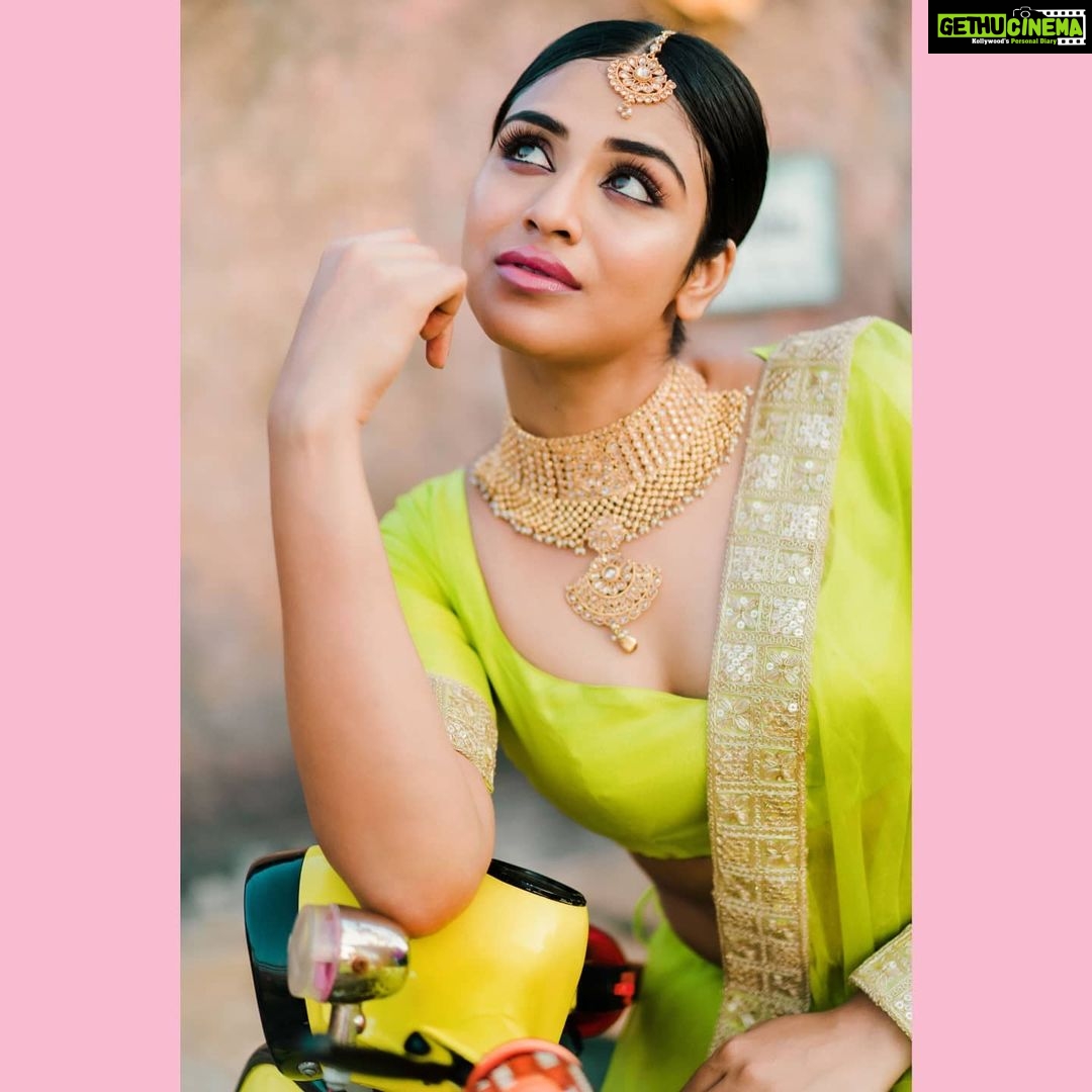 Indhuja Ravichandran - 90.7K Likes - The Note Of The Perfect Personality Is Not Rebellion, But Peace !
Photography @soozanapvan
Hair & Make up @renuka_mua
Styling @beingroofa
Studio: @studio24chennai
Clothing @yoshnasbyela