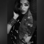 Indhuja Ravichandran Instagram - "DO NOT WAIT TO STRIKE TILL THE IRON IS HOT BUT MAKE IT HOT BY STRIKING.”💫 Photography @soozanapvan Hair & Make up @renuka_mua Styling @beingroofa Outfit @colorsandmirrors Studio: @studio24chennai