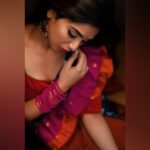 Indhuja Ravichandran Instagram - "DO NOT WAIT TO STRIKE TILL THE IRON IS HOT BUT MAKE IT HOT BY STRIKING.”💫 Photography @soozanapvan Hair & Make up @renuka_mua Styling @beingroofa Outfit @colorsandmirrors Studio: @studio24chennai