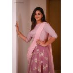 Indhuja Ravichandran Instagram - இனிய தைப்பொங்கல் நல்வாழ்த்துகள் ....🌞 🤝🏼😊 Shot by @cinematographer_gautham Wardrobe @fascinodresses_by_shinyanto @shyn_fascino MAU @indhuja_ravichandran 😜