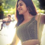 Indhuja Ravichandran Instagram - Happy Sunday Shot by @cinematographer_gautham Wardrobe @adhiktha_by_sn #selfmakeup #newyearevent #singapore Hotel Boss Singapore