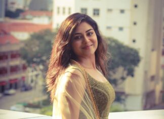 Indhuja Ravichandran Instagram - Happy Sunday Shot by @cinematographer_gautham Wardrobe @adhiktha_by_sn #selfmakeup #newyearevent #singapore Hotel Boss Singapore